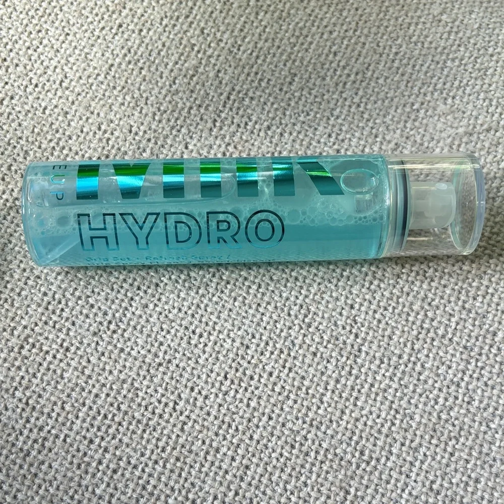 NWT Milk | Hydro Grip Set + Refresh Spray (100 ml / 3.38 fl oz)